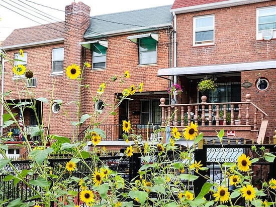 Townhouse for Sale Williamsbridge, Bronx