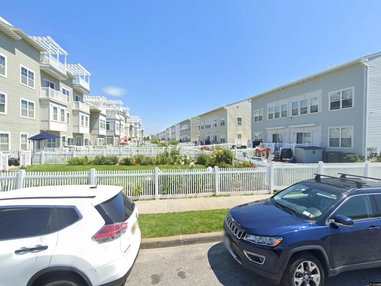 Multi-family for Pre-foreclosure Arverne, Queens