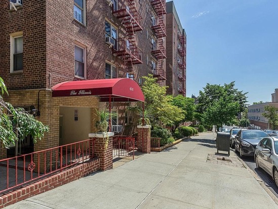 Condo for Sale Forest Hills, Queens