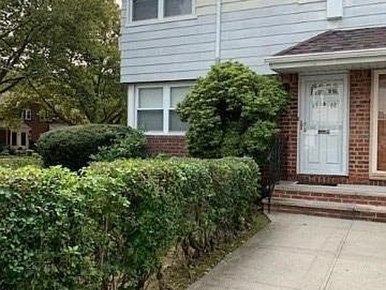 Single-family for Sale Oakland Gardens, Queens