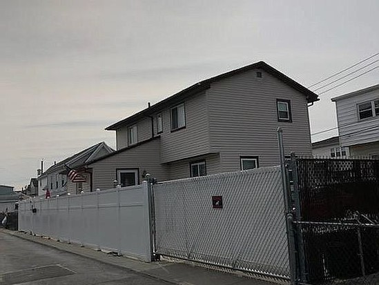 Single-family for Sale Gerritsen Beach, Brooklyn