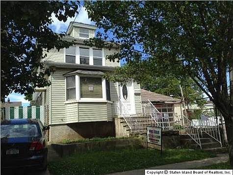 Single-family for Pre-foreclosure / auction Clifton, Staten Island