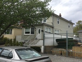 Home for Pre-foreclosure / auction Clifton, Staten Island