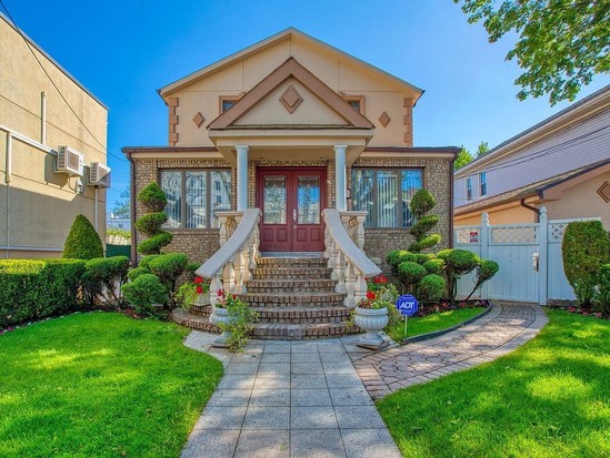 Single-family for Sale Dyker Heights, Brooklyn