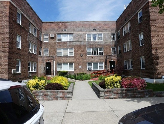 Condo for Sale Kew Gardens Hills, Queens