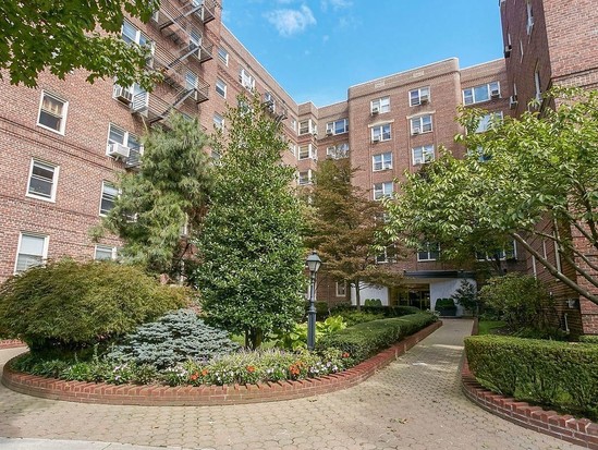 Condo for Sale Forest Hills, Queens