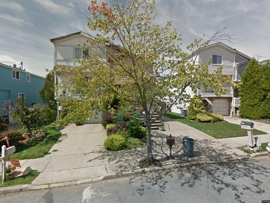 Single-family for Pre-foreclosure / auction New Springville, Staten Island