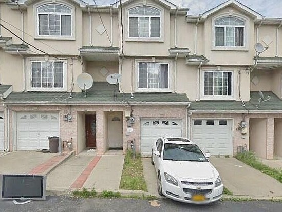 Single-family for Pre-foreclosure Clifton, Staten Island