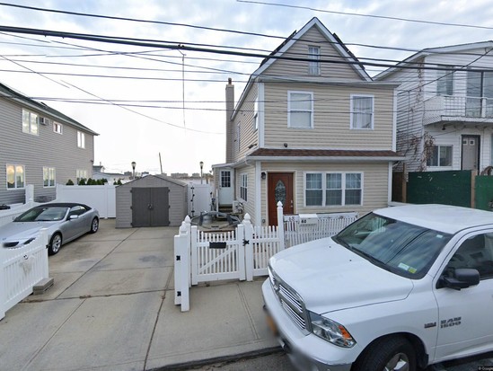 Single-family for Pre-foreclosure Broad Channel, Queens