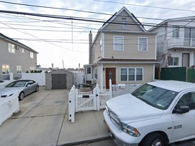 Home for Pre-foreclosure Broad Channel, Queens