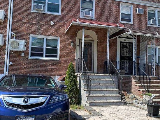 Townhouse for Sale Fresh Meadows, Queens