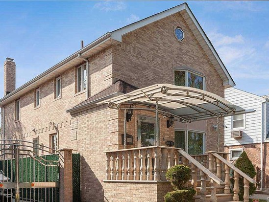 Single-family for Sale Fresh Meadows, Queens