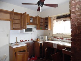 Home for Pre-foreclosure / auction Stapleton, Staten Island