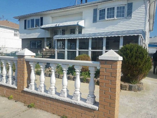 Single-family for Pre-foreclosure Arverne, Queens