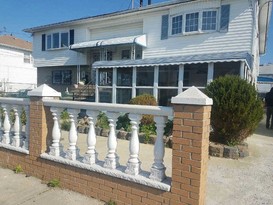 Home for Pre-foreclosure Arverne, Queens