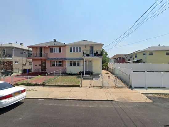 Multi-family for Pre-foreclosure Arverne, Queens