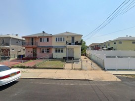 Home for Pre-foreclosure Arverne, Queens