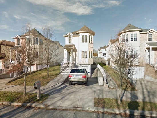 Multi-family for Pre-foreclosure Princes Bay, Staten Island