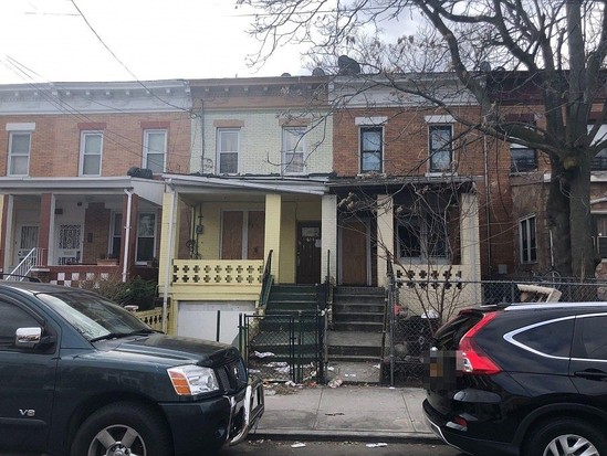 Single-family for Pre-foreclosure / auction East New York, Brooklyn