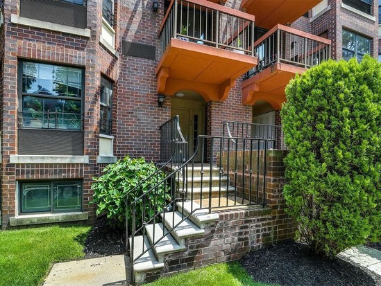 Condo for Sale Pomonok, Queens