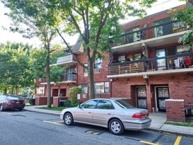 Home for Sale Pomonok, Queens