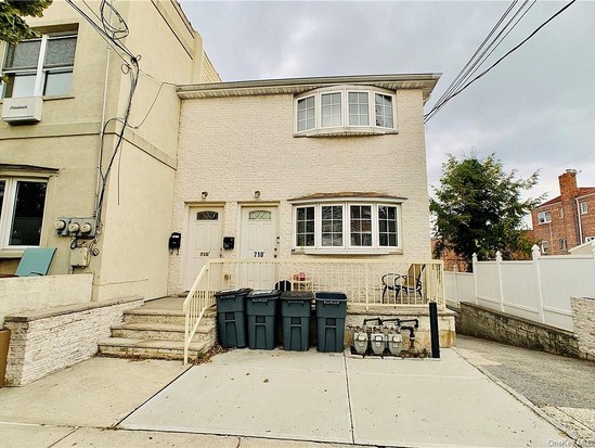 Multi-family for Sale Throggs Neck, Bronx