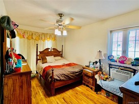 Home for Sale Throggs Neck, Bronx