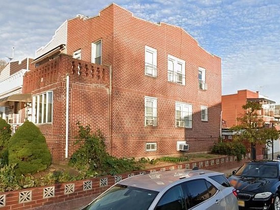 Multi-family for Sale Bensonhurst, Brooklyn