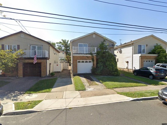 Single-family for Pre-foreclosure Eltingville, Staten Island