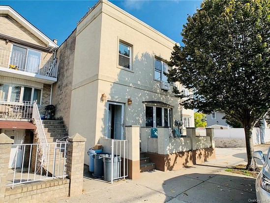 Multi-family for Sale Throggs Neck, Bronx