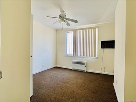 Home for Sale Throggs Neck, Bronx