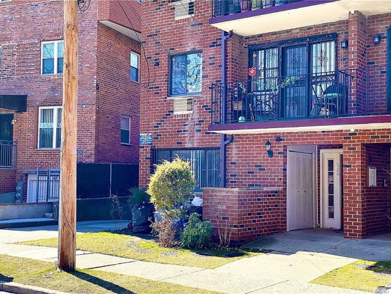 Condo for Sale Pomonok, Queens