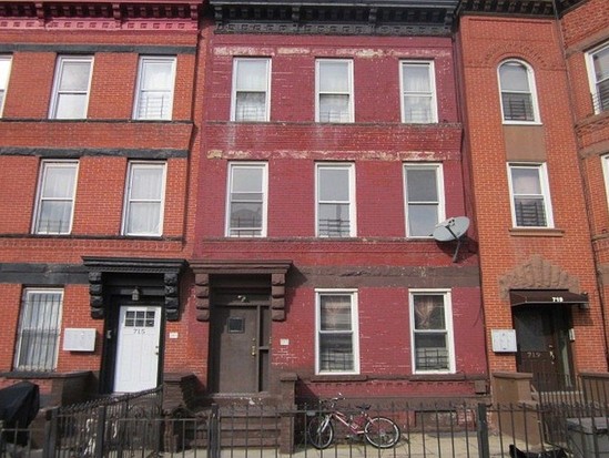 Single-family for Pre-foreclosure / auction Bedford Stuyvesant, Brooklyn