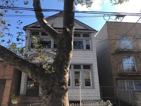 Single-family for Pre-foreclosure / auction East New York, Brooklyn