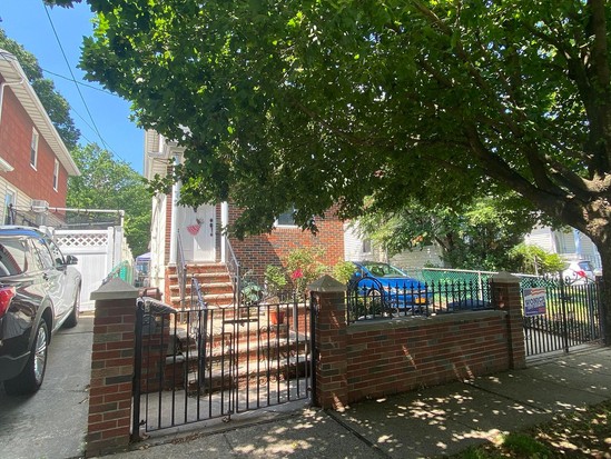 Single-family for Sale Port Richmond, Staten Island