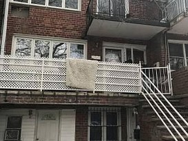 Home for Pre-foreclosure / auction Bergen Beach, Brooklyn