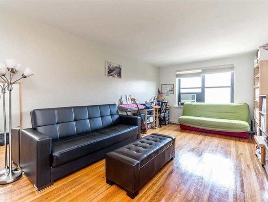 Condo for Sale Oakland Gardens, Queens