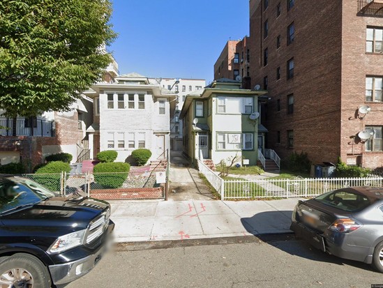 Multi-family for Pre-foreclosure / auction Flatbush, Brooklyn