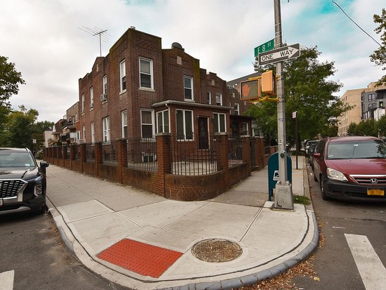 Single-family for Sale Midwood, Brooklyn