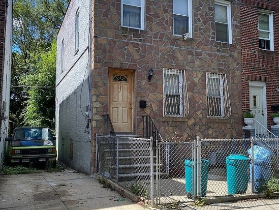 Single-family for Sale Soundview, Bronx