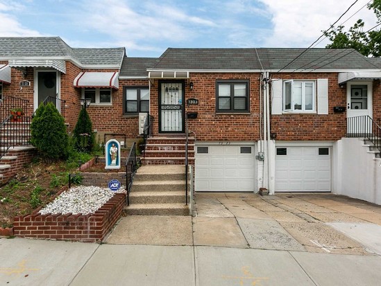 Single-family for Sale Middle Village, Queens