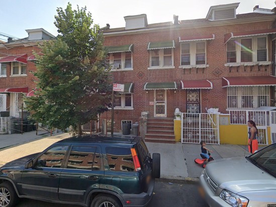 Townhouse for Pre-foreclosure / auction Soundview, Bronx