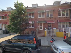 Home for Pre-foreclosure / auction Soundview, Bronx