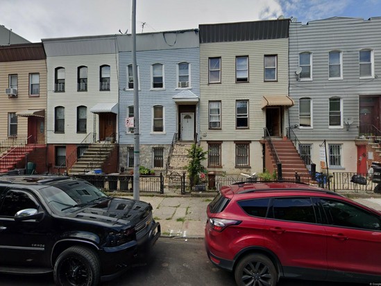 Single-family for Pre-foreclosure / auction Bedford Stuyvesant, Brooklyn