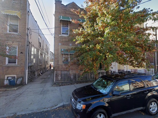 Multi-family for Pre-foreclosure Williamsbridge, Bronx