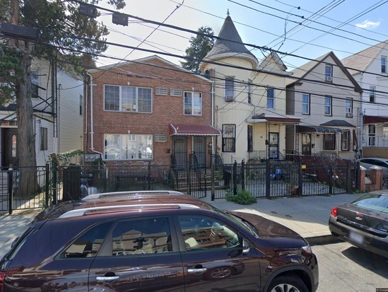 Single-family for Pre-foreclosure / auction Williamsbridge, Bronx