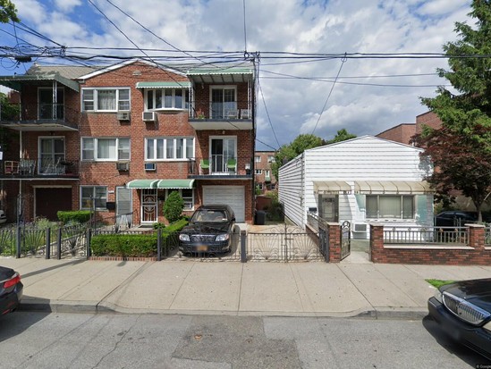 Multi-family for Pre-foreclosure / auction Canarsie, Brooklyn