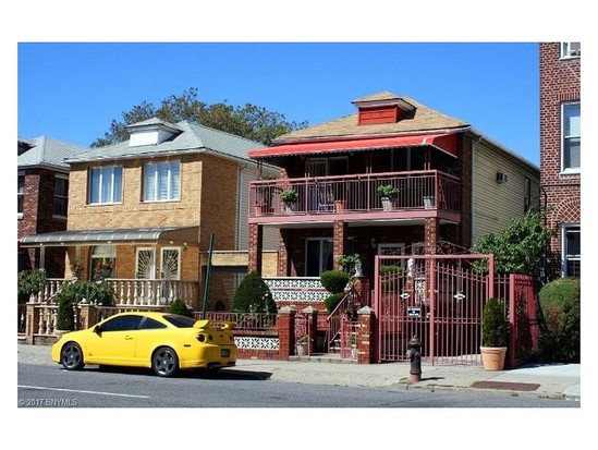 Multi-family for Sale Bensonhurst, Brooklyn