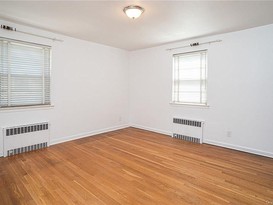 Home for Sale Throggs Neck, Bronx