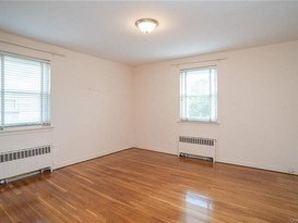 Home for Sale Throggs Neck, Bronx